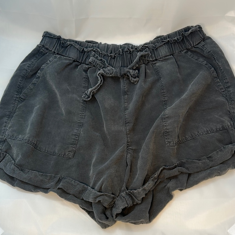 Dark grey aerie size medium shorts